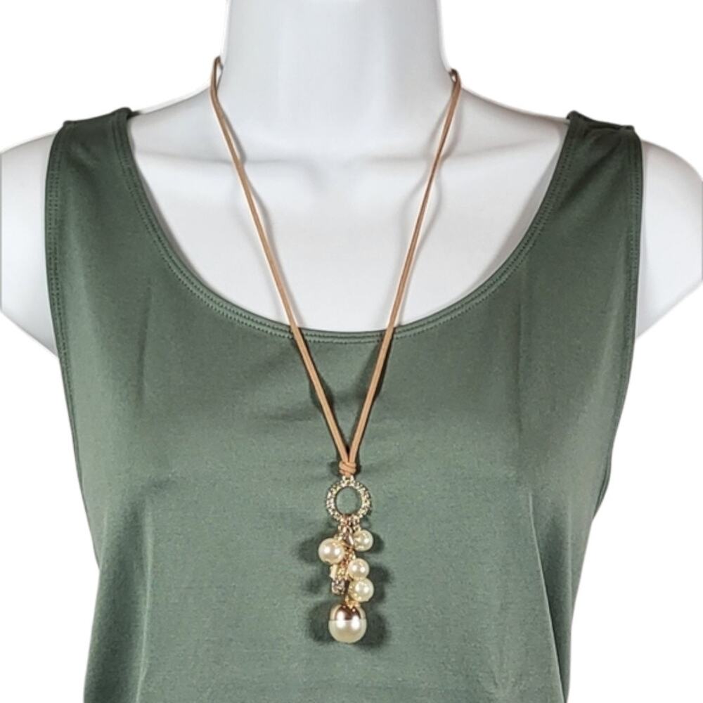 Cato Corded Pearl Cluster Necklace & Earring Set – Rose Gold Tone - Picture 7 of 10